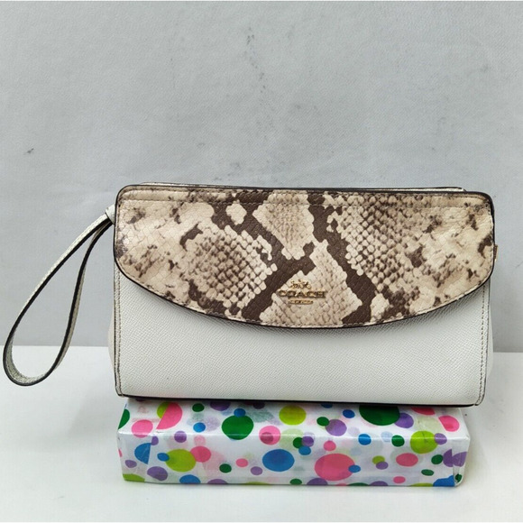 Coach White Leather Snakeskin Detail Credit Card Zipper Closure Clutch - Picture 1 of 15